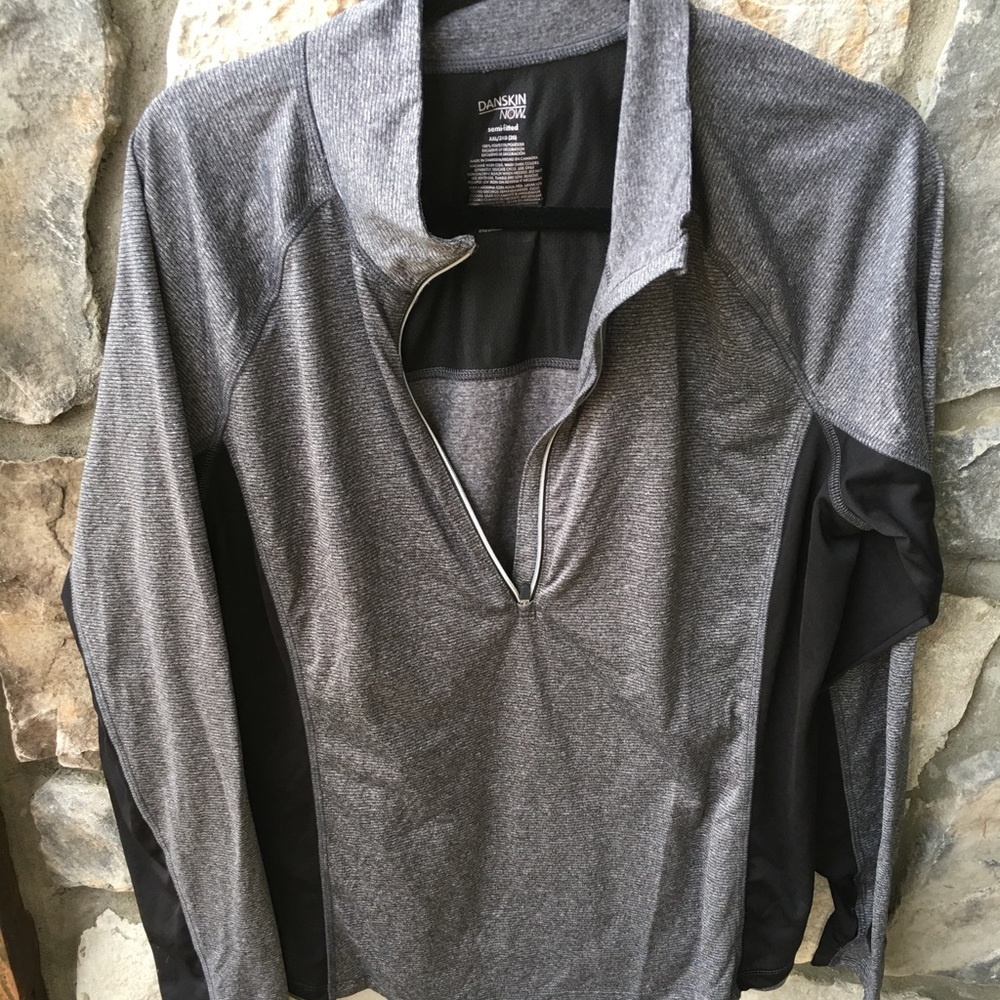🔥BOGO!!  Danskin pullover